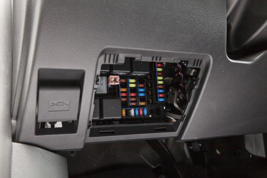 Детали интерьера Foton Sauvana 2015 года  (фото 190 из 192)